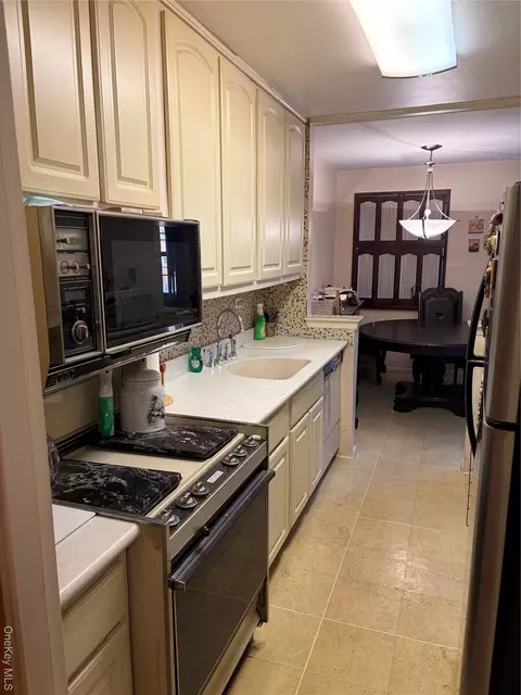 84-29 153rd Ave #4N, New York, NY 11414