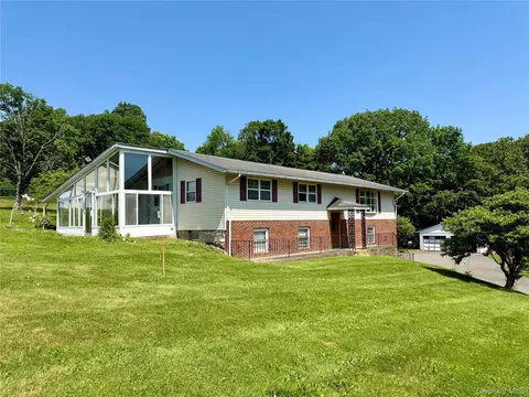 231 Highland Ave, Marlboro, NY 12542