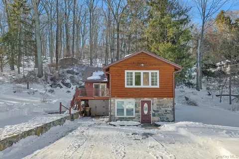 35 Barger St, Putnam Valley, NY 10579