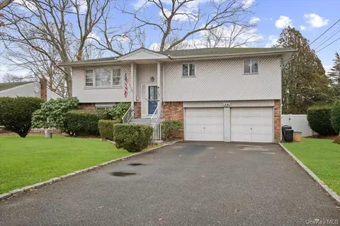 1131 Udall Rd, Bay Shore, NY 11706
