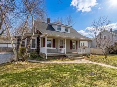 29 Richmond Ave, Amityville, NY 11701