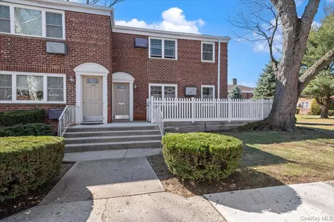 224-38 Kingsbury Ave #A, Oakland Gardens, NY 11364