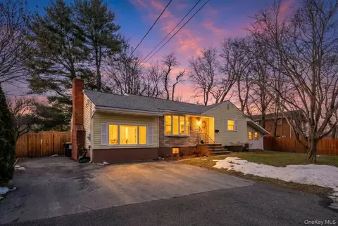 3 Cedar Ln, Saugerties, NY 12477