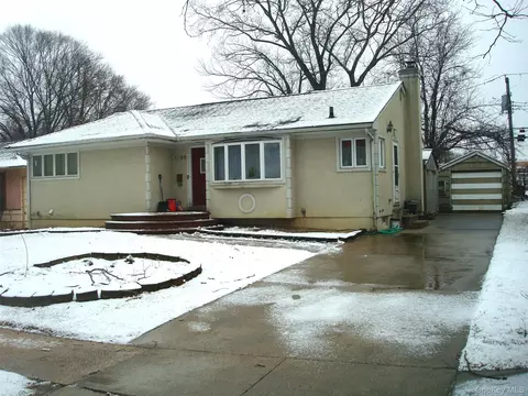 1298 Birch St, Uniondale, NY 11553