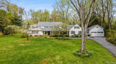 8 Nancys Ln, Pound Ridge, NY 10576