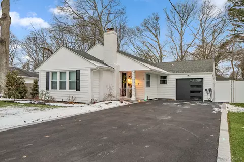 118 Ketcham Ave, Patchogue, NY 11772