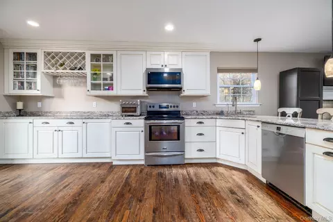 Kitchen - 12 Summit St, Brookhaven, NY 11772 photo 1 of 3