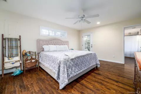 Bedroom - 12 Summit St, Brookhaven, NY 11772 photo 2 of 4