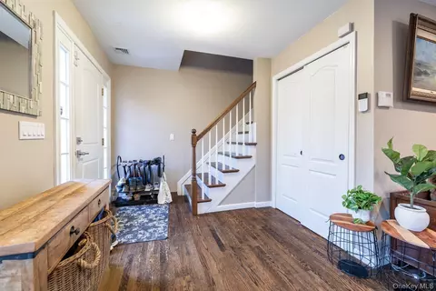 Entry Way - 12 Summit St, Brookhaven, NY 11772 photo 1 of 1