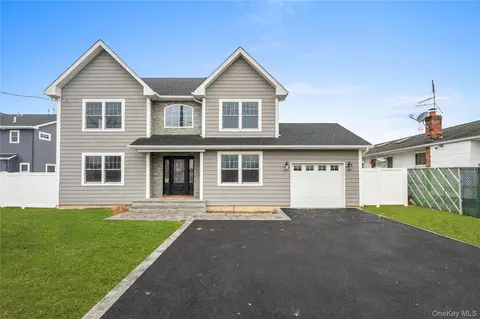 961 N Broadway, Massapequa, NY 11758