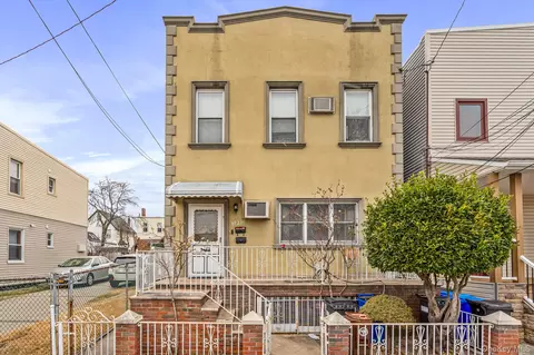 6923 59th Rd, New York, NY 11378