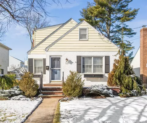 191 Euston Rd S, Garden City, NY 11530
