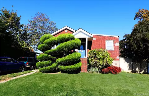 1763 E Berkshire Rd, Merrick, NY 11566