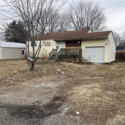 743 Hoffman Ave, Bellport, NY 11713