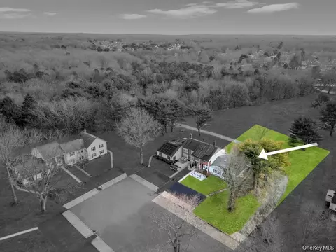 65 Federal Ln, Coram, NY 11727