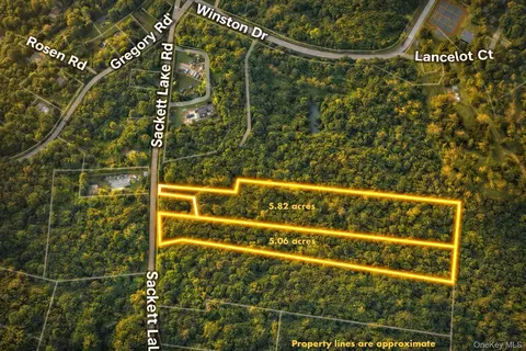 751 Sackett Lake Rd, Thompson, NY 12701