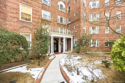 12416 84th Rd #2E, Kew Gardens, NY 11415