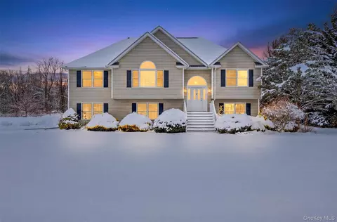 192 Robinson Ln, Wappingers Falls, NY 12590