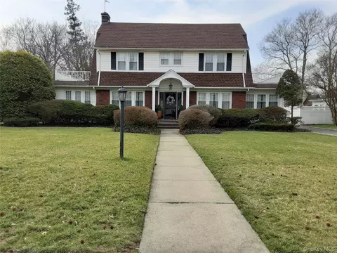 91 Bedell Ave, Hempstead, NY 11550