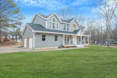 63 Blydenburgh Rd # A, Centereach, NY 11720