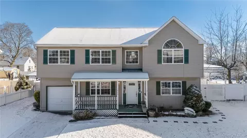1805 Carleton Ave, Bay Shore, NY 11706