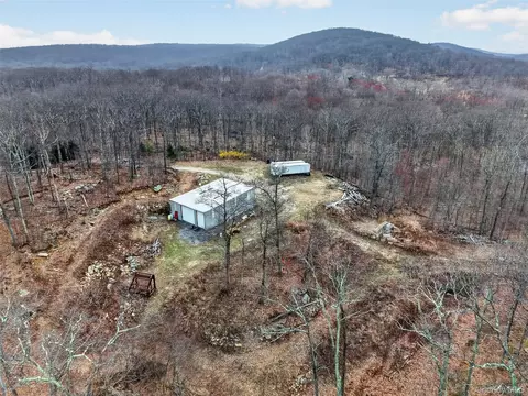 545 Grape Hollow Rd, East Fishkill, NY 12531