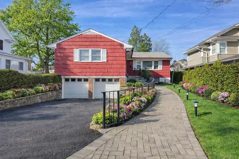 11 Muir Pl, New Rochelle, NY 10801