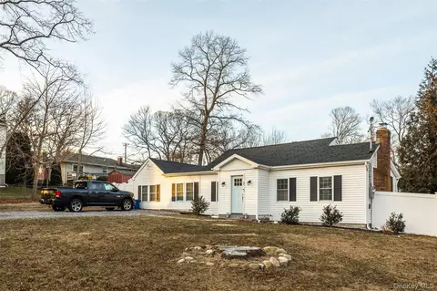 3 Cedar Rd, Sound Beach, NY 11789