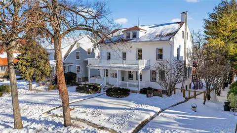 152 Sutton Manor Rd, New Rochelle, NY 10801