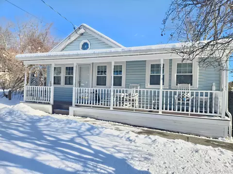 28 Putnam Dr, Kent, NY 10512