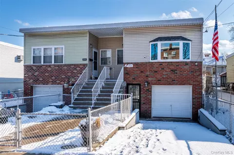 2542 Hollers Ave, New York, NY 10475