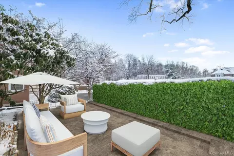 5 Campus Pl #TR, Greenburgh, NY 10583