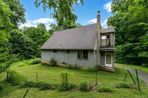 14 W Main St, Lewisboro, NY 10526