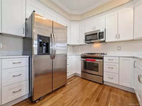 Kitchen - 43 Aveonis Ct, Fishkill, NY 12524 photo 1 of 3