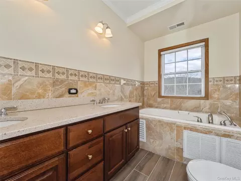 Bath - 43 Aveonis Ct, Fishkill, NY 12524 photo 1 of 7