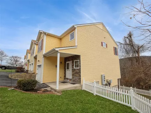 Exterior - 43 Aveonis Ct, Fishkill, NY 12524 photo 3 of 5