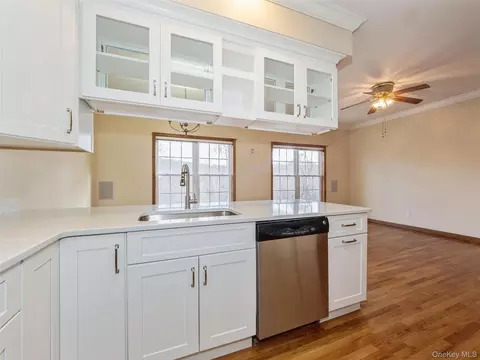 Kitchen - 43 Aveonis Ct, Fishkill, NY 12524 photo 3 of 3