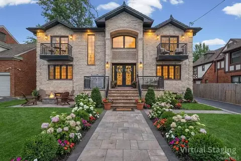 32-35 164th St, Flushing, NY 11358