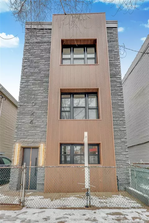 1024 E 226th St, New York, NY 10466