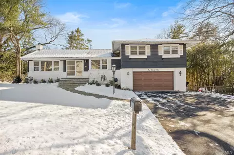 124 Hillandale Dr, New Rochelle, NY 10804