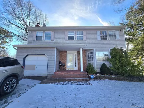 70 Breston Dr E, Shirley, NY 11967