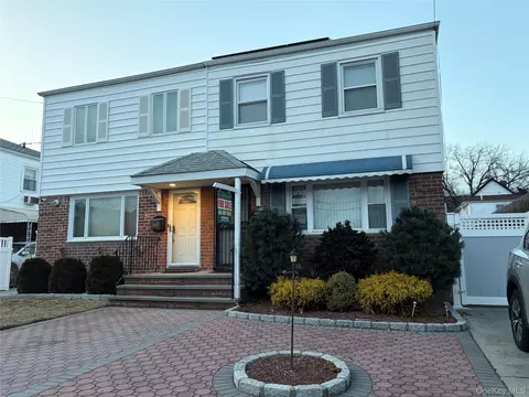 146-23 Laburnum Ave, Flushing, NY 11355