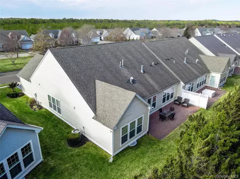 View/Area - 39 Kimberly Dr #39, Westhampton, NY 11977 photo 5 of 8