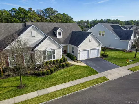 View/Area - 39 Kimberly Dr #39, Westhampton, NY 11977 photo 4 of 8