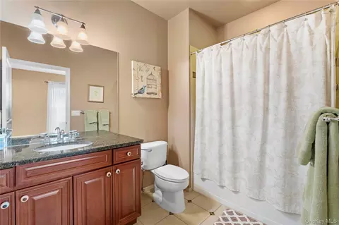 Bath - 39 Kimberly Dr #39, Westhampton, NY 11977 photo 1 of 3