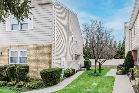 1425 Jerusalem Ave #7, North Merrick, NY 11566