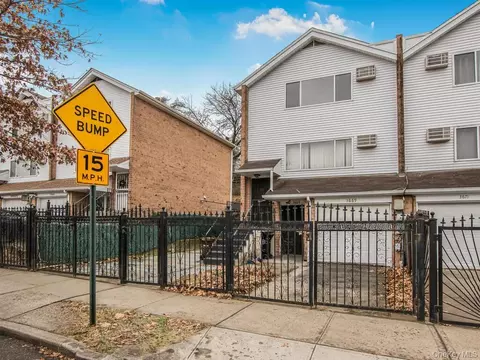 3669 Boller Ave, New York, NY 10466