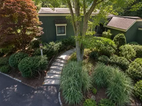 40 Heritage Hls #A, Somers, NY 10589