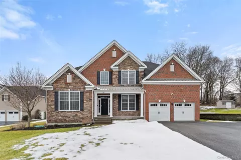 108 Boxwood Cir, East Fishkill, NY 12533