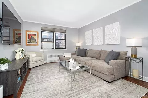 142 Garth Rd # 2M, Scarsdale, NY 10583